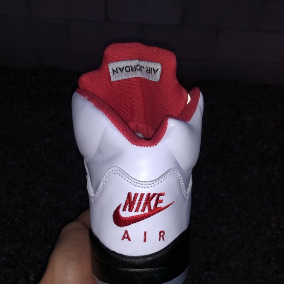 Jordan 5 Retro Fire Red - Picture 4 of 6